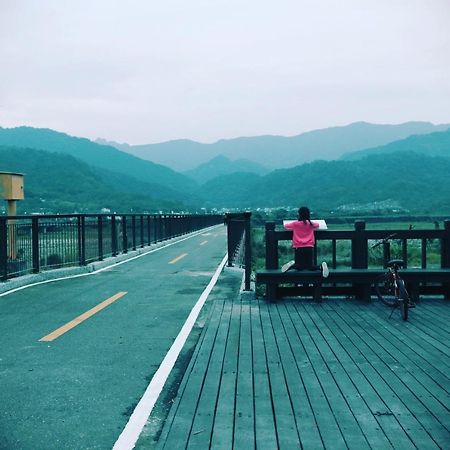 Pu Shi Homestay Yuli Exterior foto